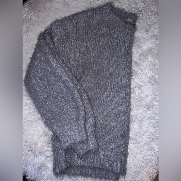 Philosophy Fuzzy Sweater - Picture 6 of 7